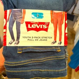 Never opened stretch jeggings